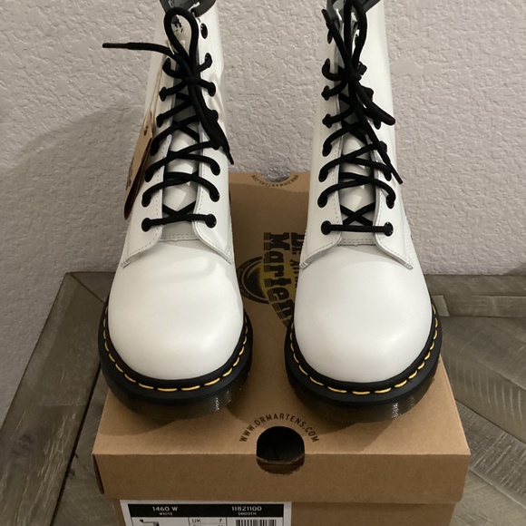 Dr. Martens 1460 W Boot (Women) 9US/ 40EU - Picture 8 of 9